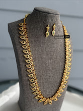 Load image into Gallery viewer, Long Mango shape kemp stone Necklace set  temple jewelry

