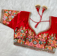 Load image into Gallery viewer, Embroidery Flower Blouse 40-44
