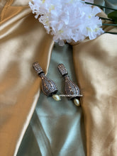 Load image into Gallery viewer, American Diamond Victorian Champagne Invisible Jhumka earrings
