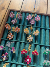 Load image into Gallery viewer, Premium Solitaire PB EXCLUSIVE PENDANT SET
