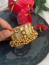 Load image into Gallery viewer, Kundan Golden beads Statement Openable Kada
