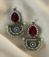 Load image into Gallery viewer, German silver Pearl Kundan curved Earrings
