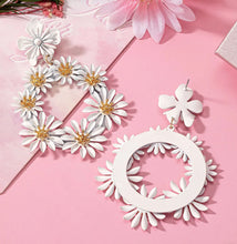 Load image into Gallery viewer, Spring flower bohemian earrings IDW
