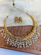 Load image into Gallery viewer, Dainty Pearl Hasli Carved Temple Ethnic Necklace set
