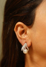 Load image into Gallery viewer, Evergreen Premium Solitaire Lookalike Small cz Pearl stud Earrings
