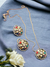 Load image into Gallery viewer, Moissanite Kundan Multicolor Flower Pendant set
