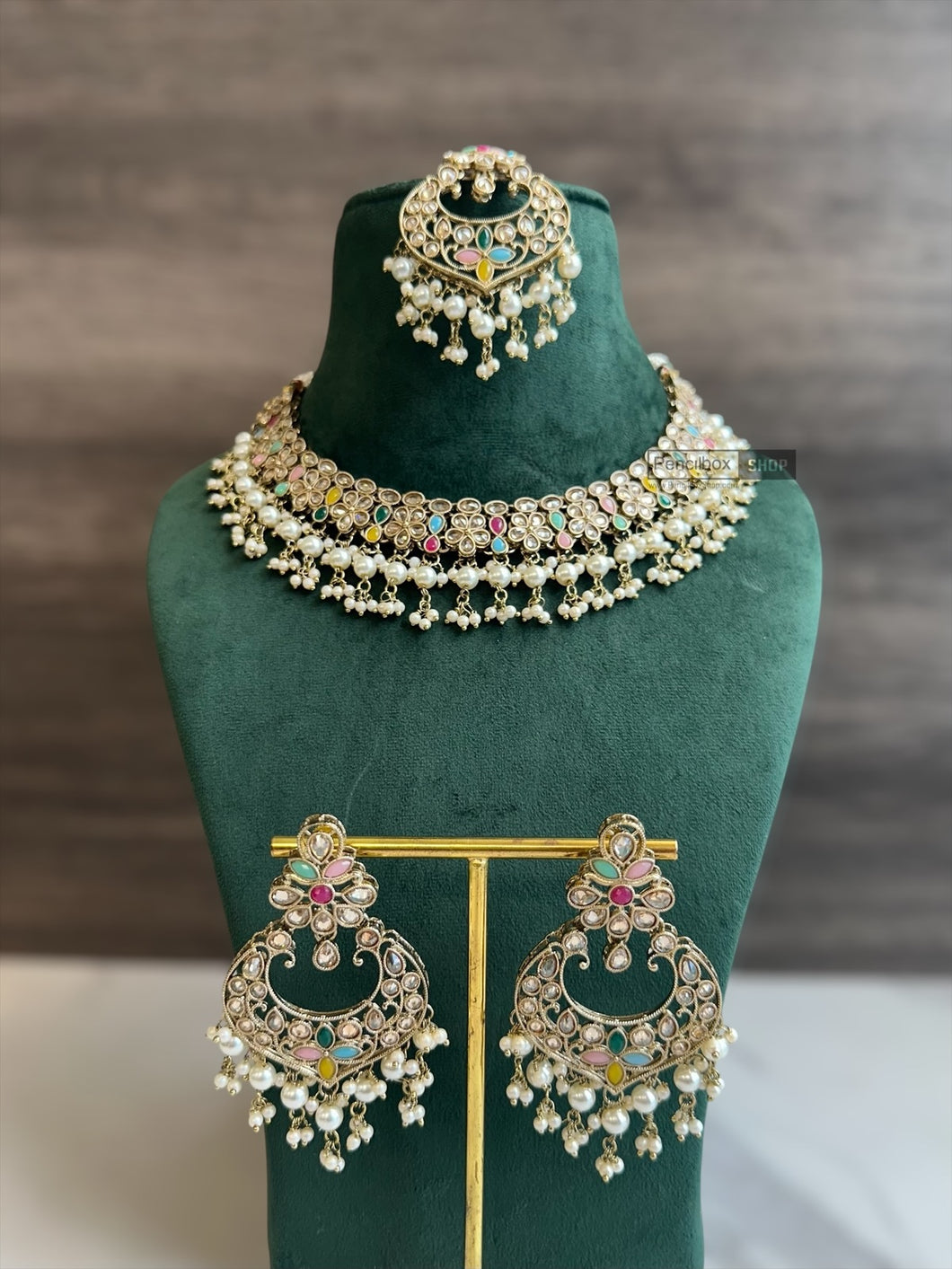 Aarohi Multicolor Golden Polki Necklace Set with maangtikka