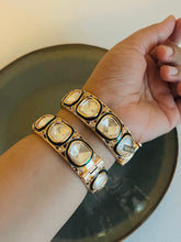 Load image into Gallery viewer, UNCUT KUNDAN silver Foiled Openable  Bangle set
