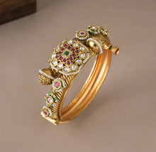 Load image into Gallery viewer, Ruby Green Rajwadi Openable Kada
