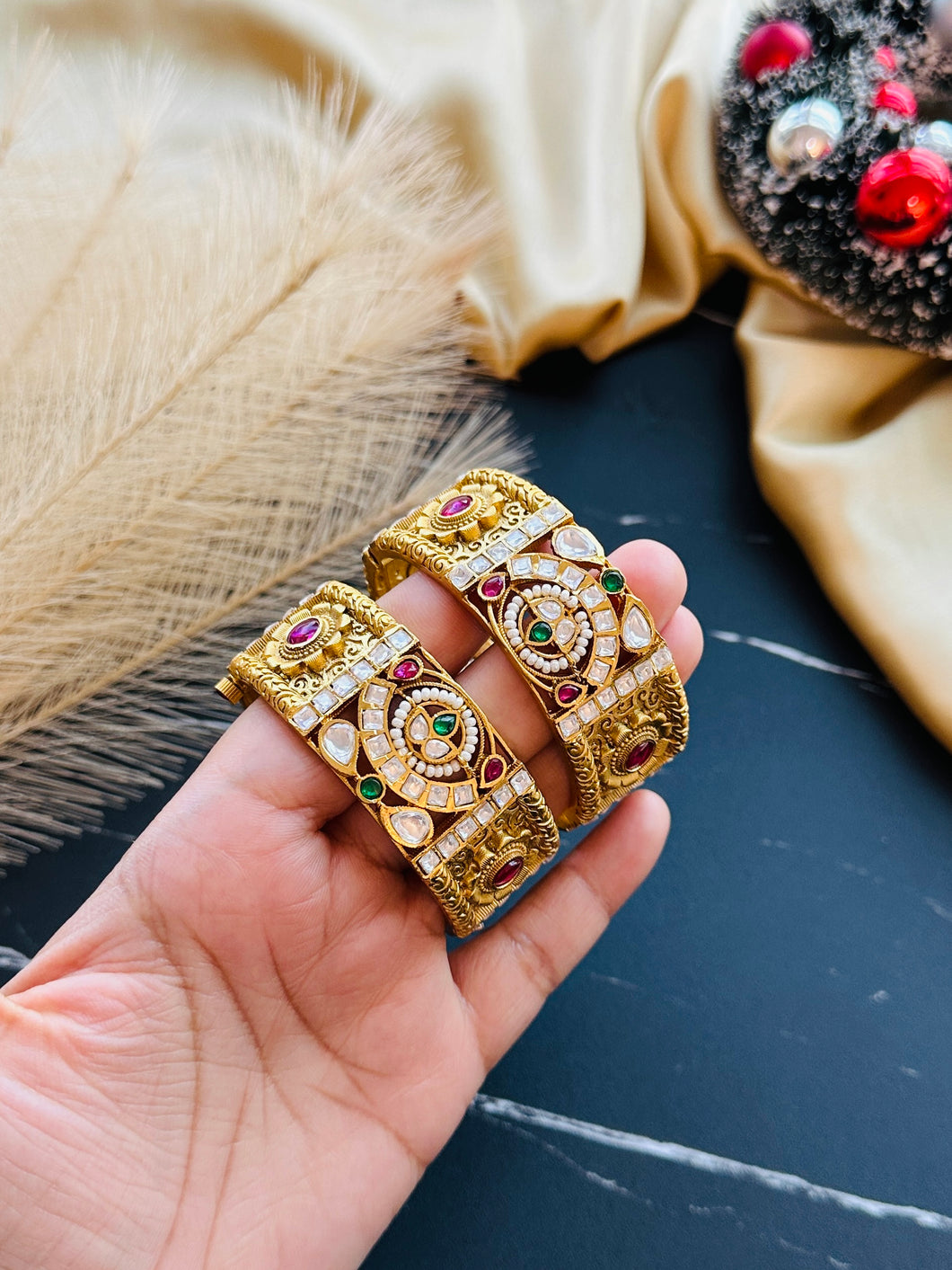 Set of 2 Bangles Rajwadi Amrapali Openable Stone gold finish