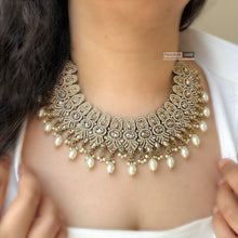 Load image into Gallery viewer, Premium Quality Statement Designer Polki Kundan Inaaya Necklace set with Maangtikka
