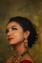 Load image into Gallery viewer, Heritage Rajwadi Dainty Green Pearl Long Mala Necklace set

