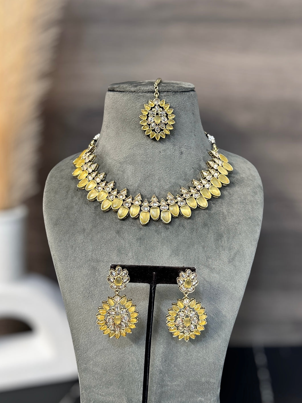 Jiya golden antique Yellow Kundan Polki Necklace Set with Maangtikka