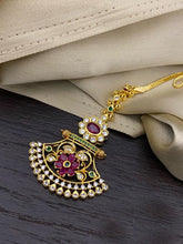 Load image into Gallery viewer, Cz flower Gold finish Maangtikka

