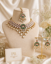Load image into Gallery viewer, Moissanite green Statement Kundan necklace set with Maangtikka

