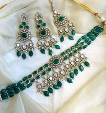 Load image into Gallery viewer, Green Premium Tayani gold plated Choker Necklace set with  maangtikka
