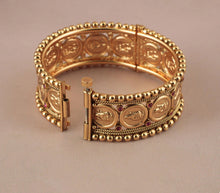 Load image into Gallery viewer, Rajwadi Coin Lakshmi ji Kemp Stone Ruby Openable Kada Pair
