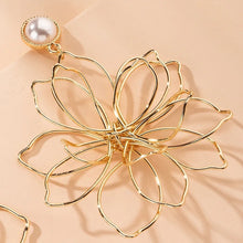 Load image into Gallery viewer, Pearl Golden Big Flower Earrings IDW
