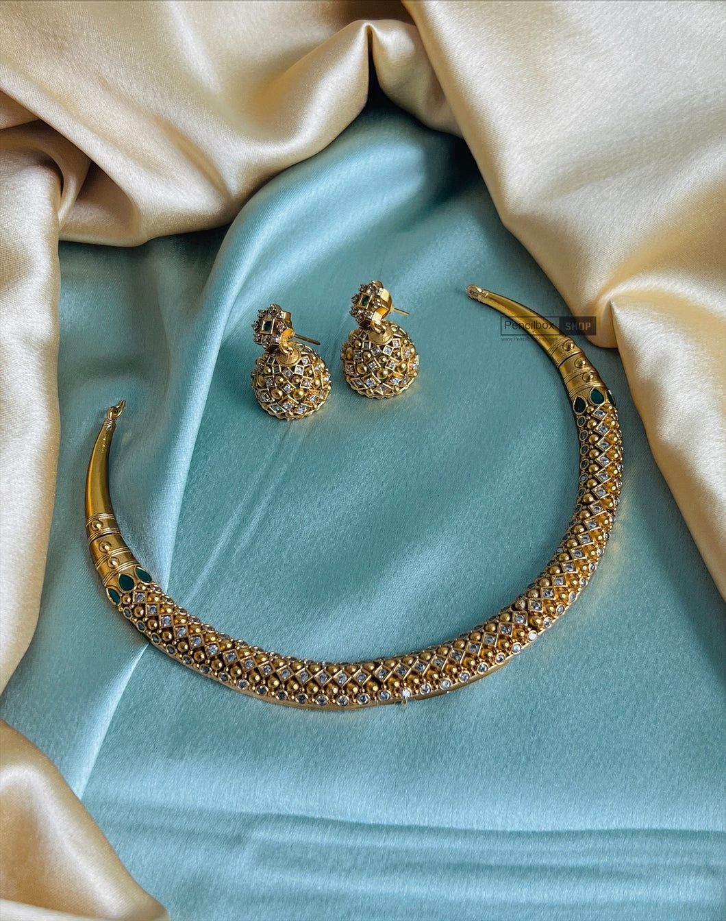 Golden Stone simple dainty hasli Necklace set