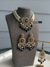 Load image into Gallery viewer, Zoe Polki Golden antique Finish Beads Choker necklace set with maangtikka
