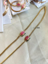 Load image into Gallery viewer, Golden LOTUS ENAMEL Simple Dainty anklet
