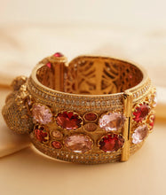 Load image into Gallery viewer, Sabya Maharaja Inspired Openable premium Luxe Edition Bangle
