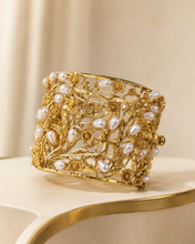 Load image into Gallery viewer, Golden Texture Pearl Sabya Kada Openable
