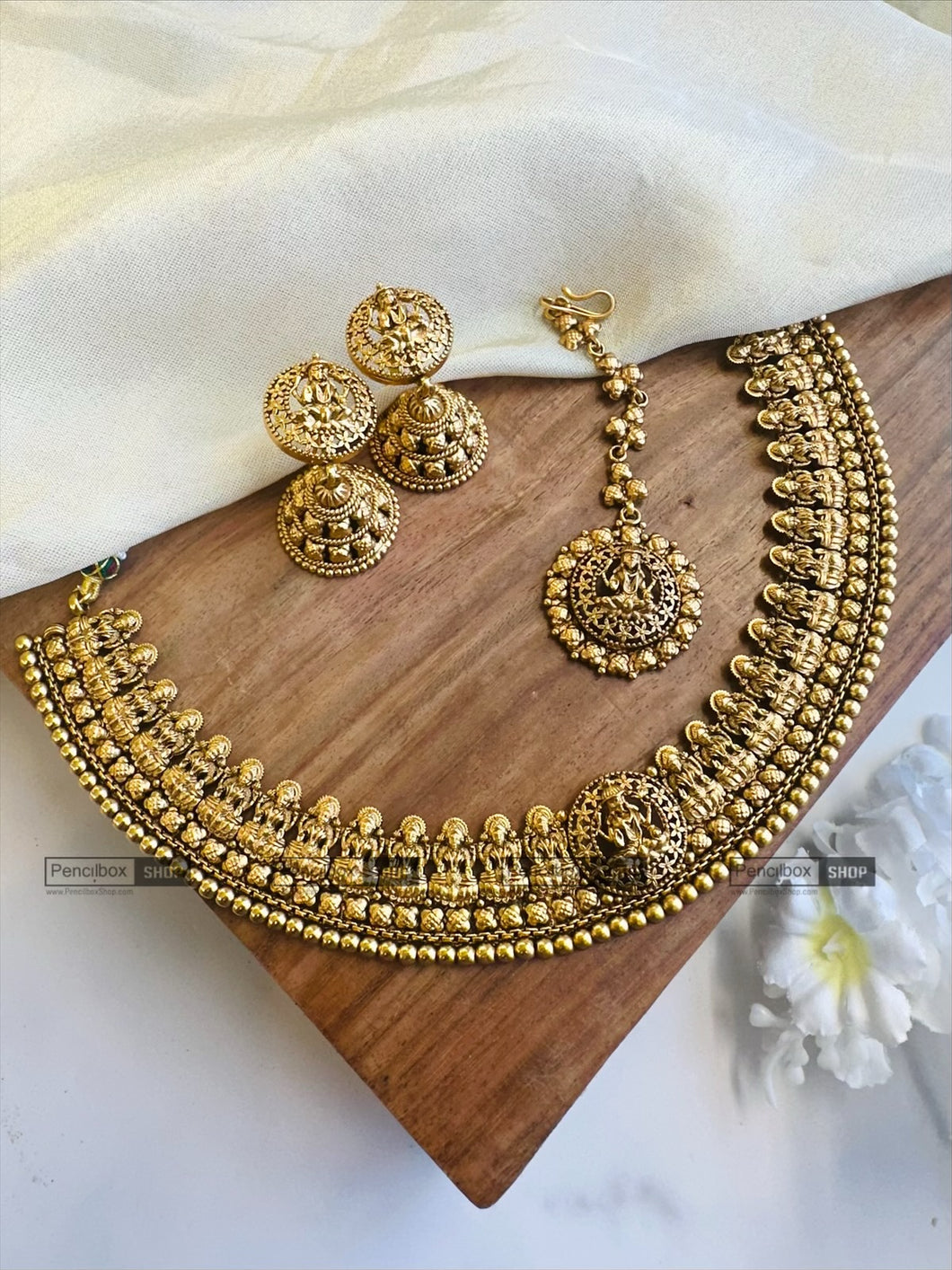 Lakshmi ji Golden Solid golden Necklace set with maangtikka