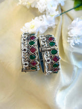 Load image into Gallery viewer, German Silver Silver Stone Pearl Kada Bangle set
