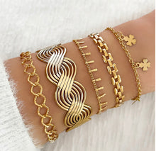 Load image into Gallery viewer, Set of 5 Golden adjustable bracelet set IDW
