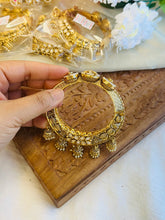 Load image into Gallery viewer, Rajwadi Stone Openable Bangle kada
