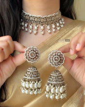 Load image into Gallery viewer, Golden Polki Choker Necklace Set with maangtikka
