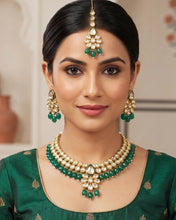 Load image into Gallery viewer, Rani green Drop Kundan back Meenakari Necklace set
