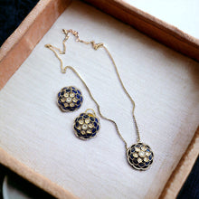 Load image into Gallery viewer, Moissanite Kundan Multicolor Flower Pendant set
