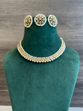 Load image into Gallery viewer, Colors-polki delicate Necklace set with maangtikka
