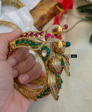 Load image into Gallery viewer, Premium Moissanite Peacock Openable Kada Bangle
