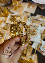 Load image into Gallery viewer, Heritage Festive Bangle Set
