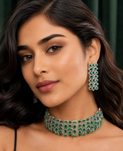 Load image into Gallery viewer, Solitaire Green Premium Choker Necklace set
