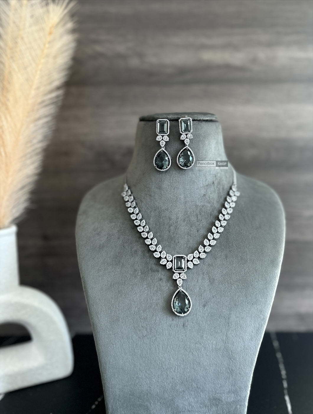 Black Simple Dainty Victorian American Diamond Necklace set