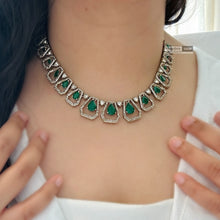 Load image into Gallery viewer, Green Tayani Stylish Drops Mehendi Polish Necklace set
