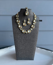 Load image into Gallery viewer, Premium Quality Maharani Uncut  Kundan Silver Foiled single layer Necklace set
