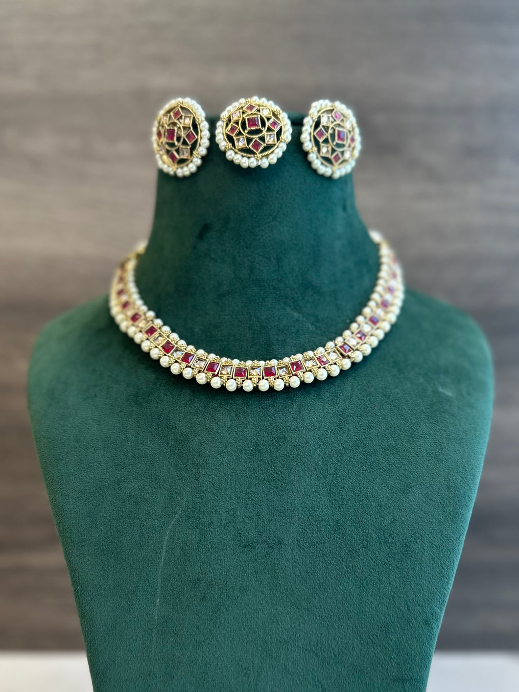Colors-polki delicate Necklace set with maangtikka