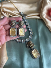 Load image into Gallery viewer, Jaguar uncut kindan Natural stones necklace set
