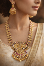 Load image into Gallery viewer, Pearl Ruby Kundan Peacock kemp stone temple Necklace set

