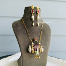 Load image into Gallery viewer, Kundan Ruby Natural Stone Afghani German Silver Pendant necklace set
