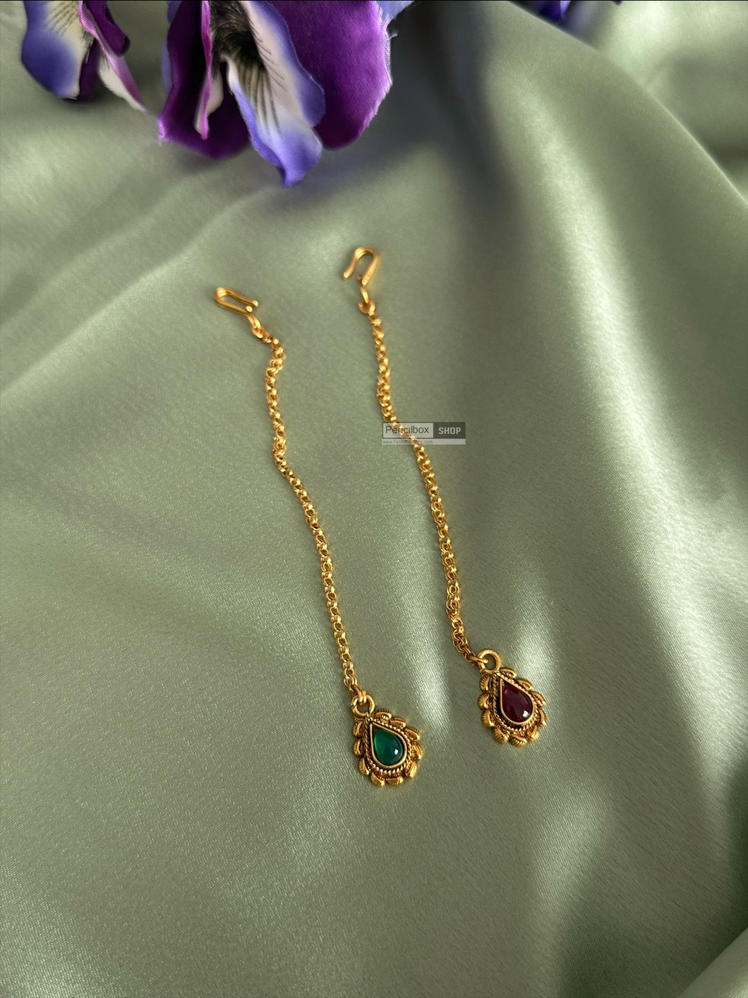 Golden Kemp Stone matte finish Dainty Maangtikka Temple jewelry
