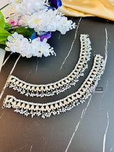 Load image into Gallery viewer, Pair of Silver Mirror with pearl Drop Anklet set
