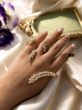 Load image into Gallery viewer, Golden Solitaire Adjustable HandCuff Celebrity
