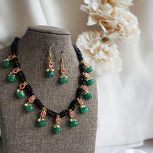 Load image into Gallery viewer, Real jadau black hydro beads necklace set
