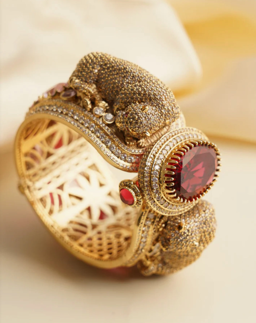 Sabya Maharaja Inspired Openable premium Luxe Edition Bangle